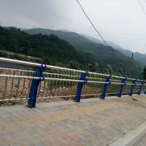 不銹鋼橋梁護(hù)欄